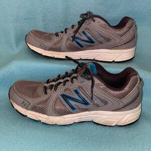 NEW BALANCE leather mesh memory foam lace up gray blue sneakers size 9.5 EUC